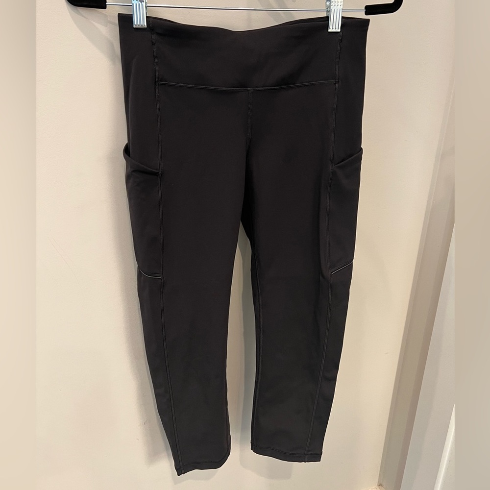 Lululemon Black Cropped Leggings with Pockets